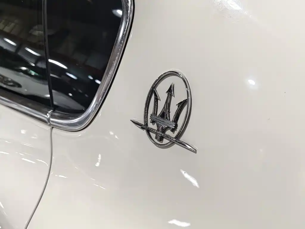 Maserati Quattroporte 2014 — фото 13
