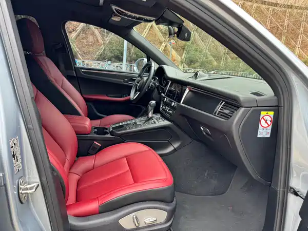 Porsche Macan 2020