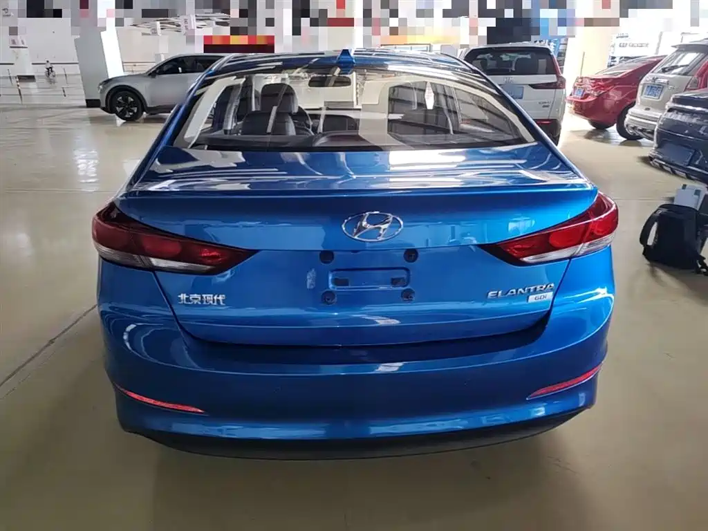 Hyundai Elantra 2017 — фото 6