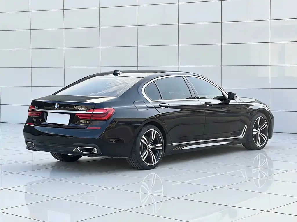BMW 7 Series 2019 — фото 9