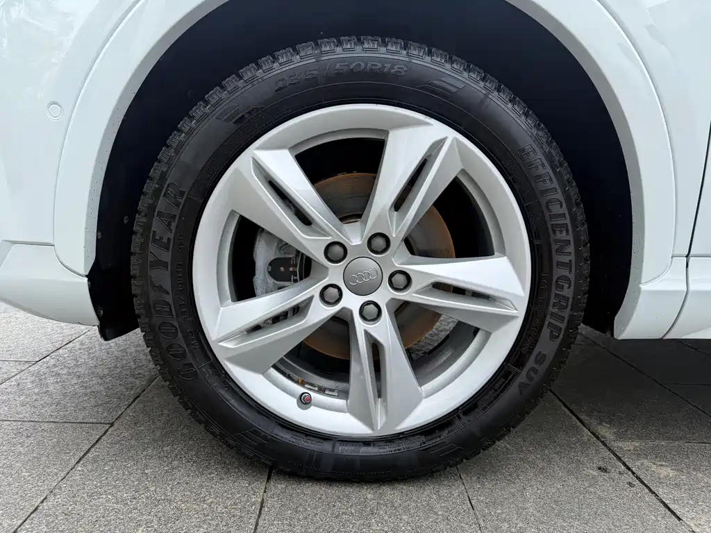 Audi Q3 2017 — фото 14