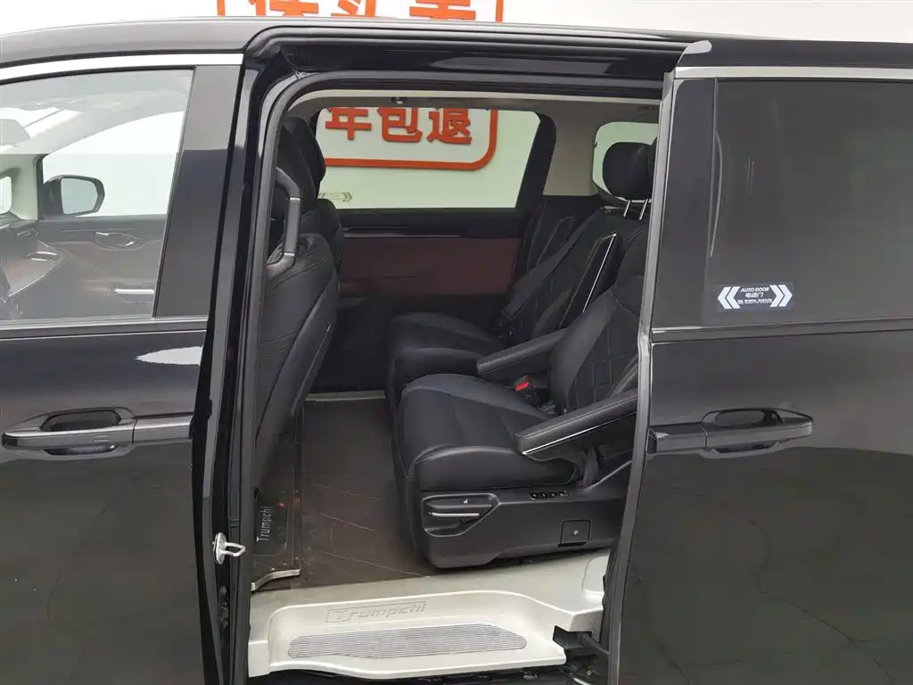 GAC Motor E8 PHEV 2024 — фото 15