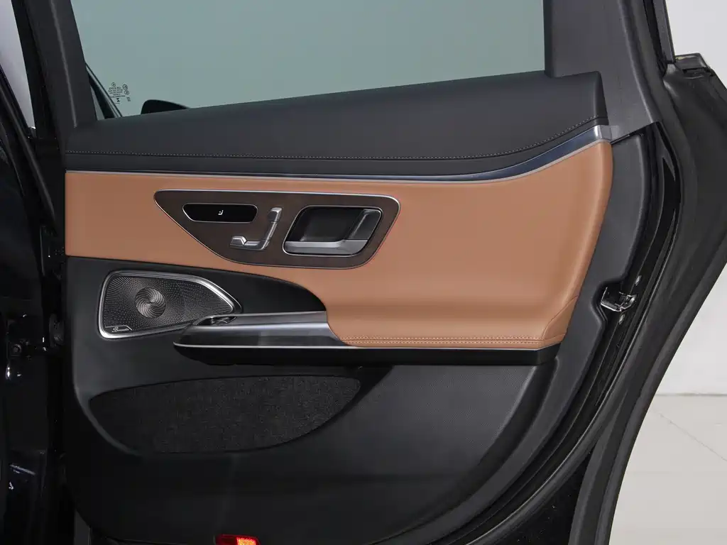 Mercedes-Benz E-Class 2025 — фото 19