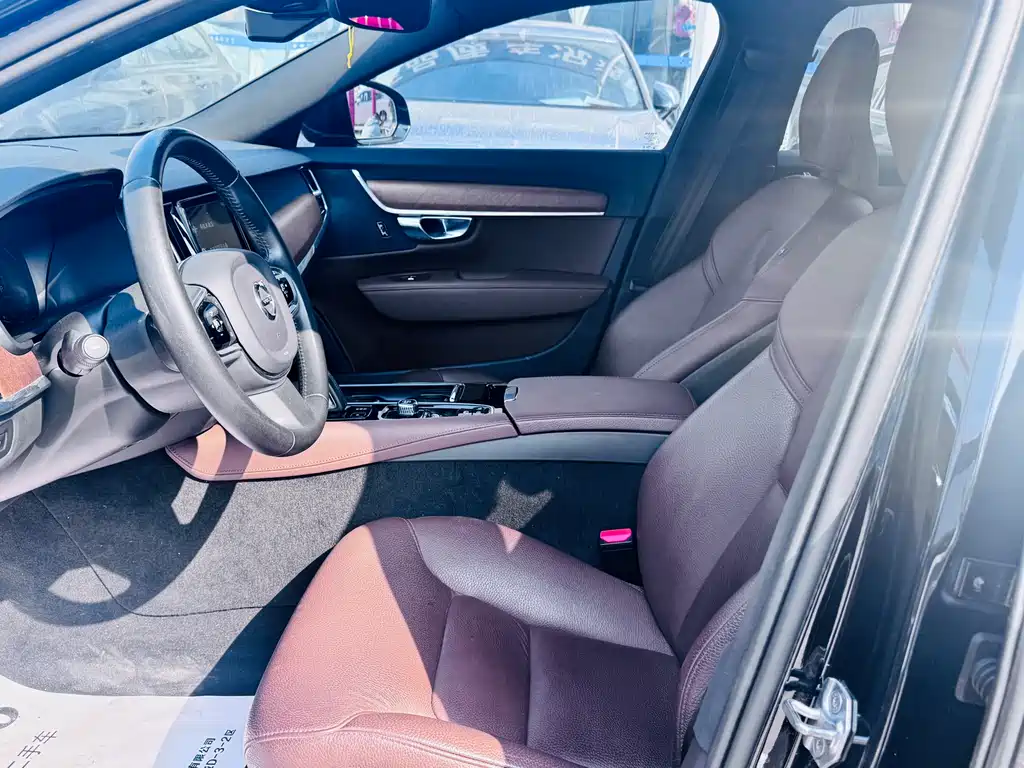 Volvo S90 PHEV 2021 — фото 11