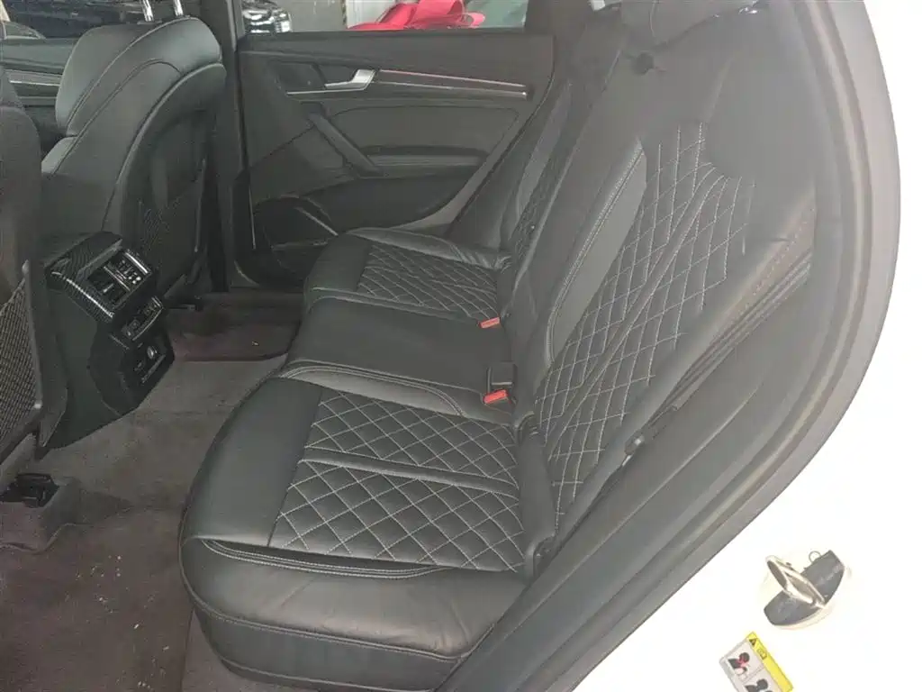 Audi Q5L Sportback 2022 — фото 24