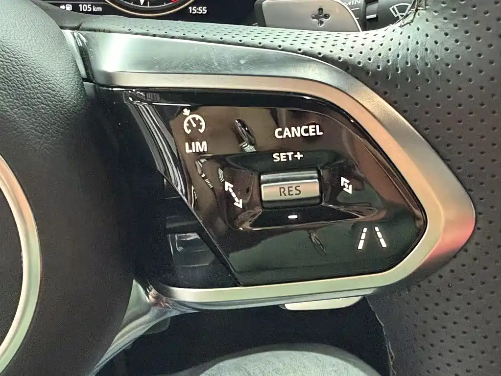 Jaguar XEL 2025 — фото 10