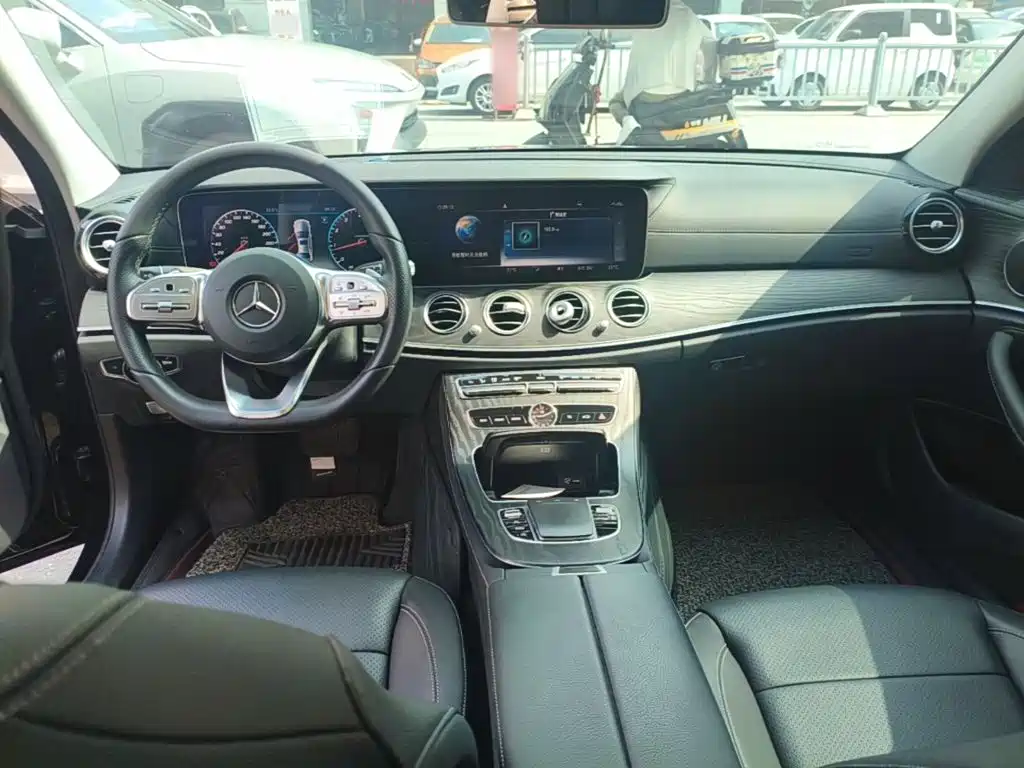 Mercedes-Benz E-Class 2019 — фото 10