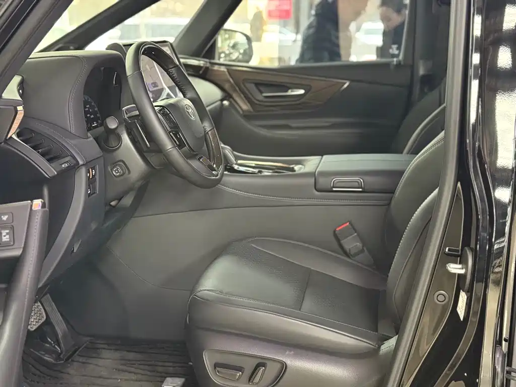 Toyota Alphard 2024 — фото 19