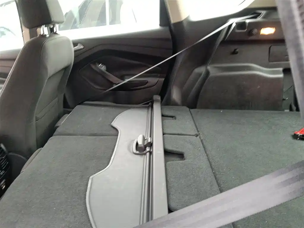 Ford Kuga 2015 — фото 17