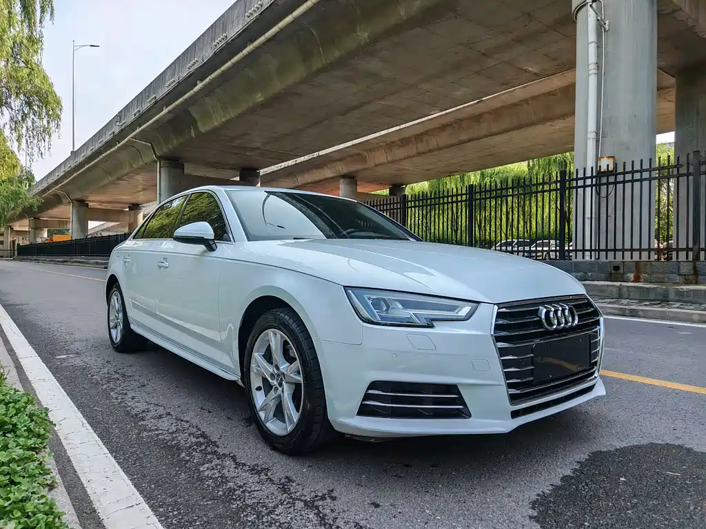 Audi A4L 2018 — фото 3
