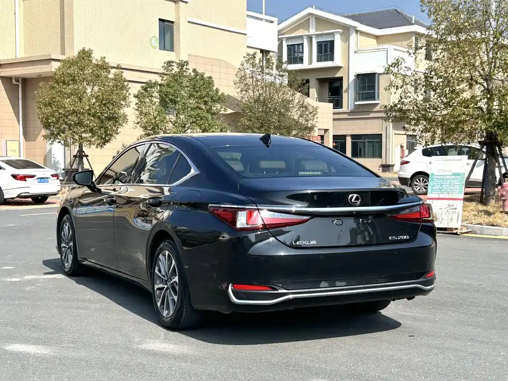 Lexus ES 2022 — фото 5