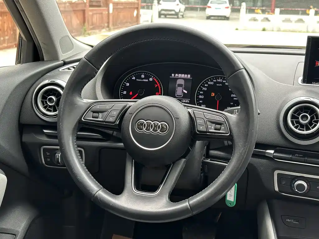 Audi A3 2017 — фото 16