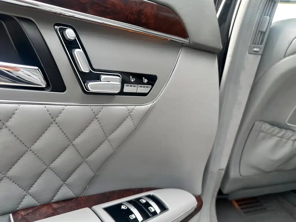 Mercedes-Benz S-Class AMG 2009 — фото 17
