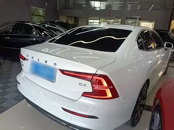 Volvo S60 2022