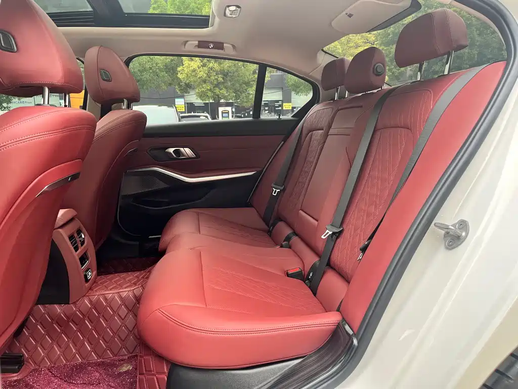 BMW 3 Series 2023 — фото 10