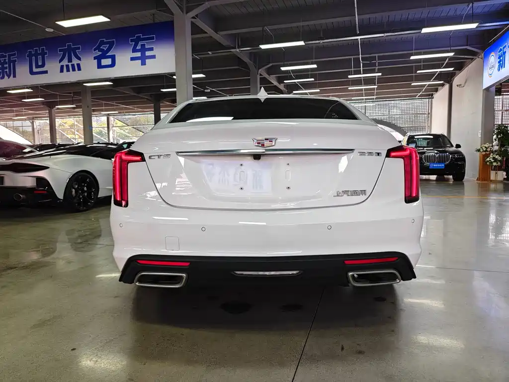 Cadillac CT5 2022 — фото 11