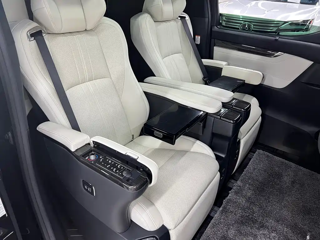 Lexus LM 2021 — фото 14