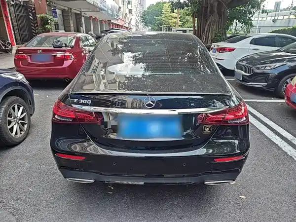 Mercedes-Benz E-Class 2022