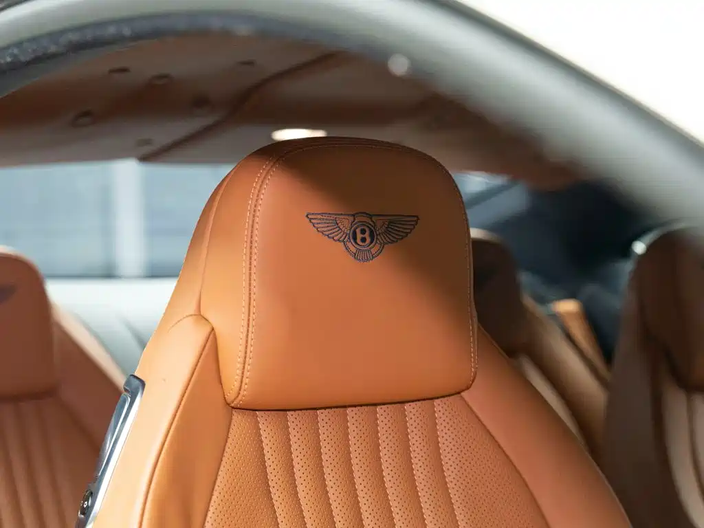 Bentley Continental 2019 — фото 12