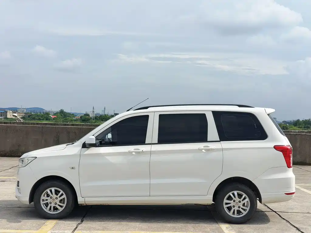 Wuling Hongguang 2021