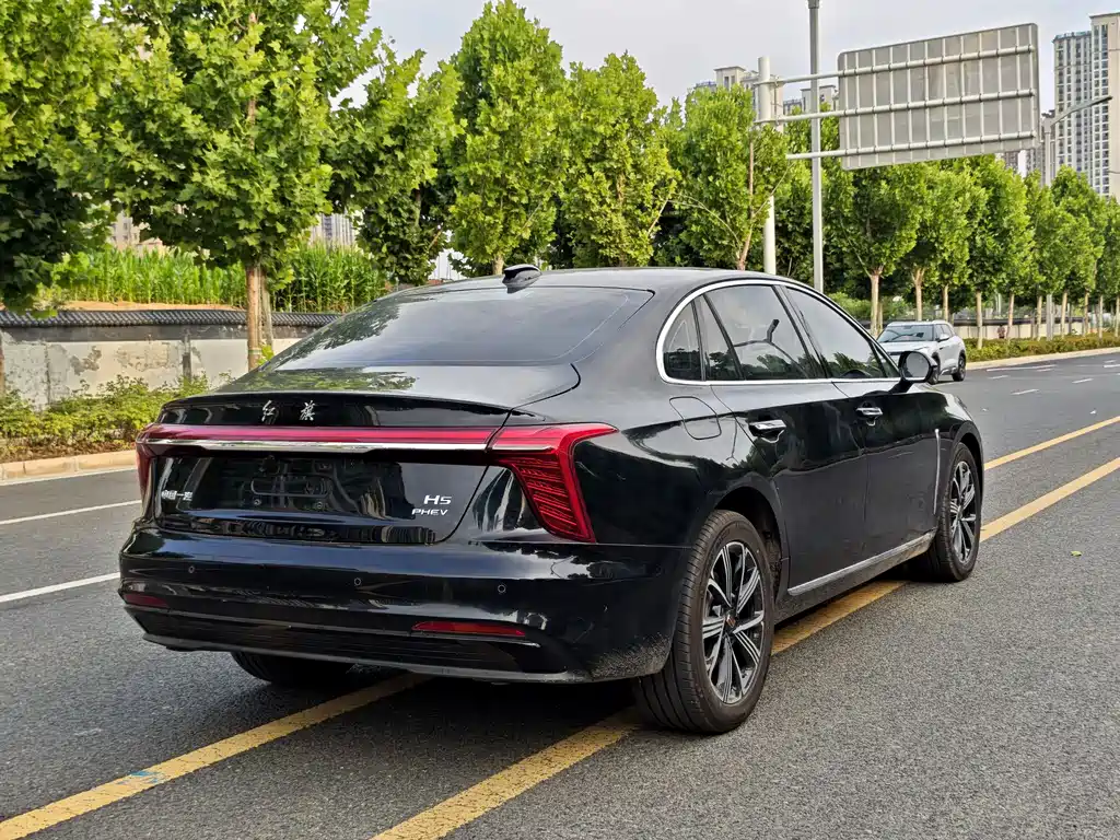 Hongqi H5 PHEV 2025 — фото 6