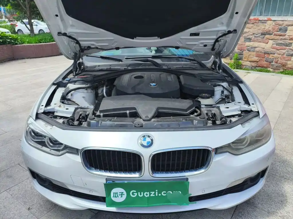 BMW 3 Series 2017 — фото 11