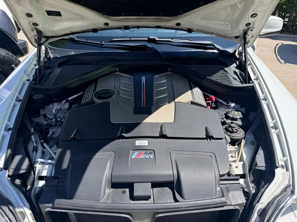 BMW X6 M 2014 — фото 15