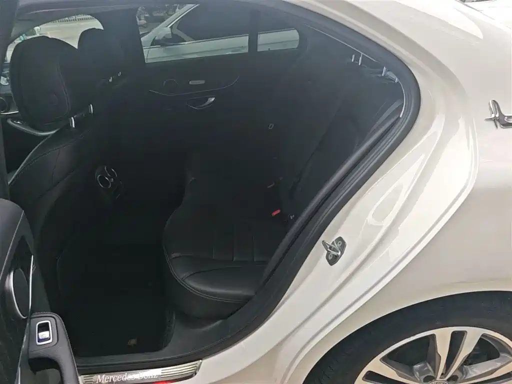 Mercedes-Benz C-Class 2020 — фото 17