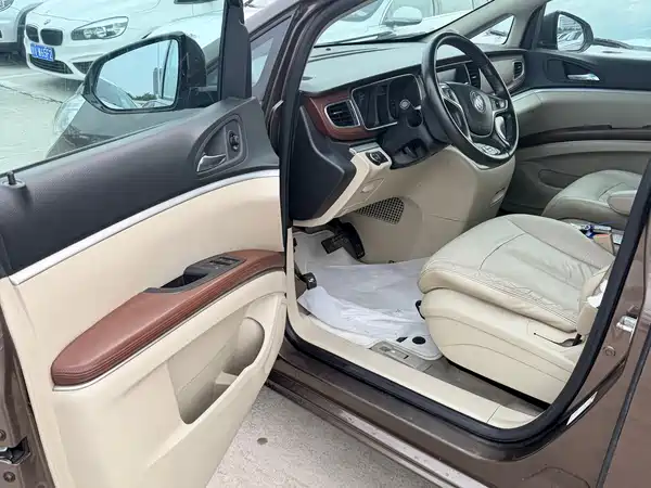 Buick GL8 2016
