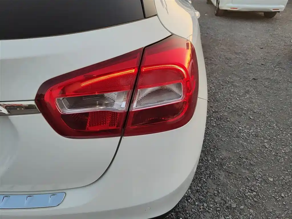 Mercedes-Benz GLA 2017 — фото 24