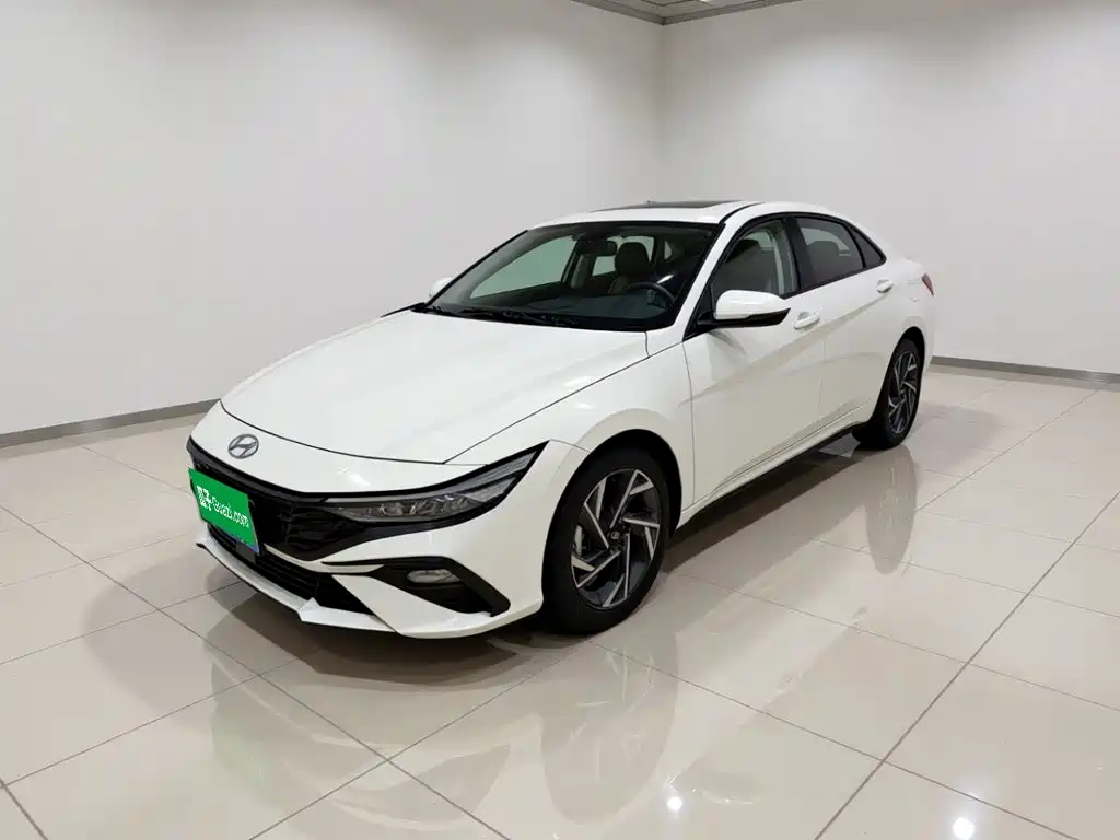 Hyundai Elantra 2024