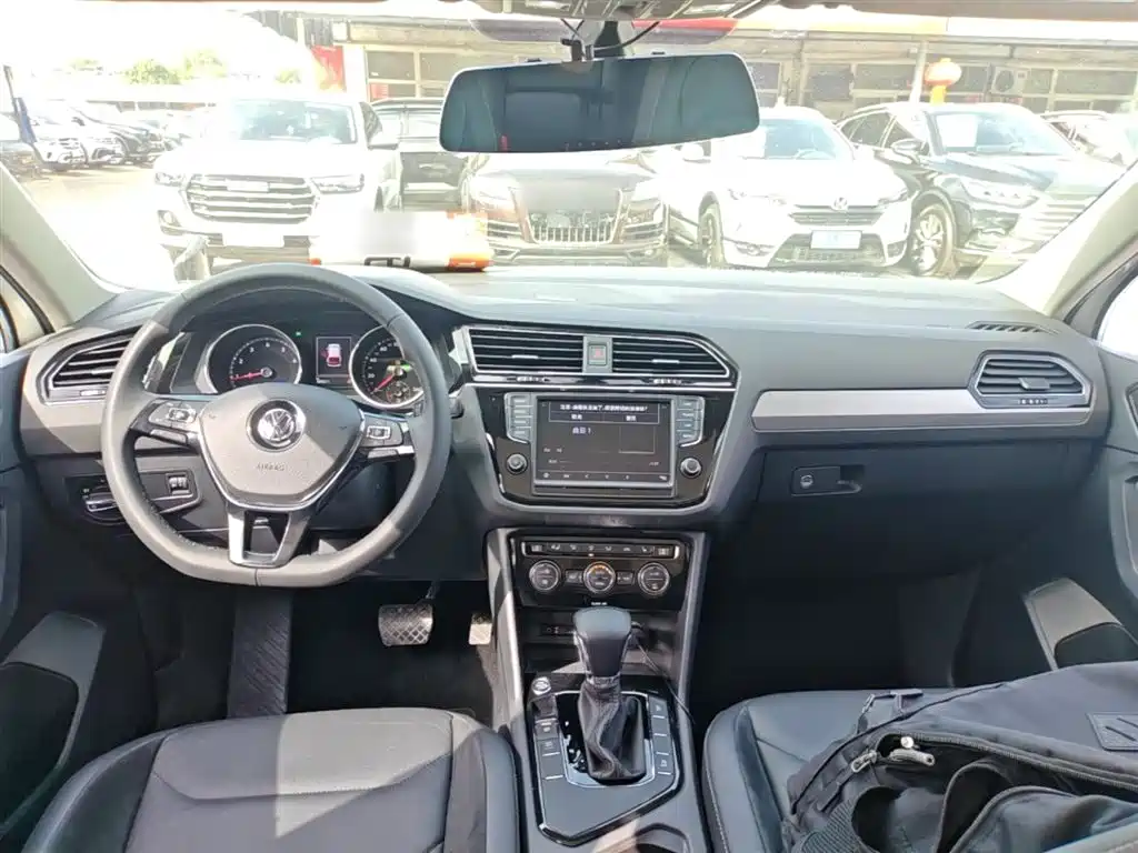 Volkswagen Tiguan L 2018 — фото 10