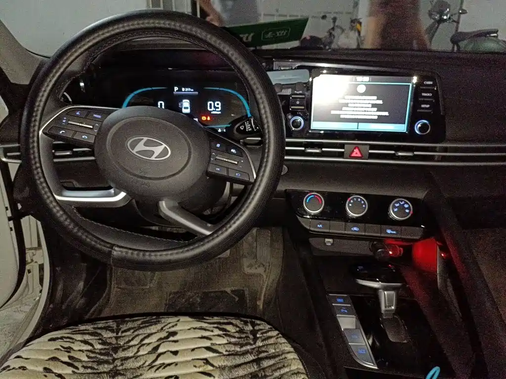 Hyundai Elantra 2024