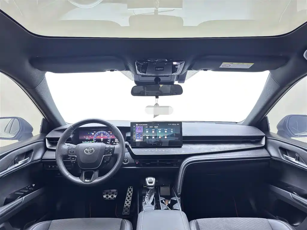 Toyota Camry 2025 — фото 14