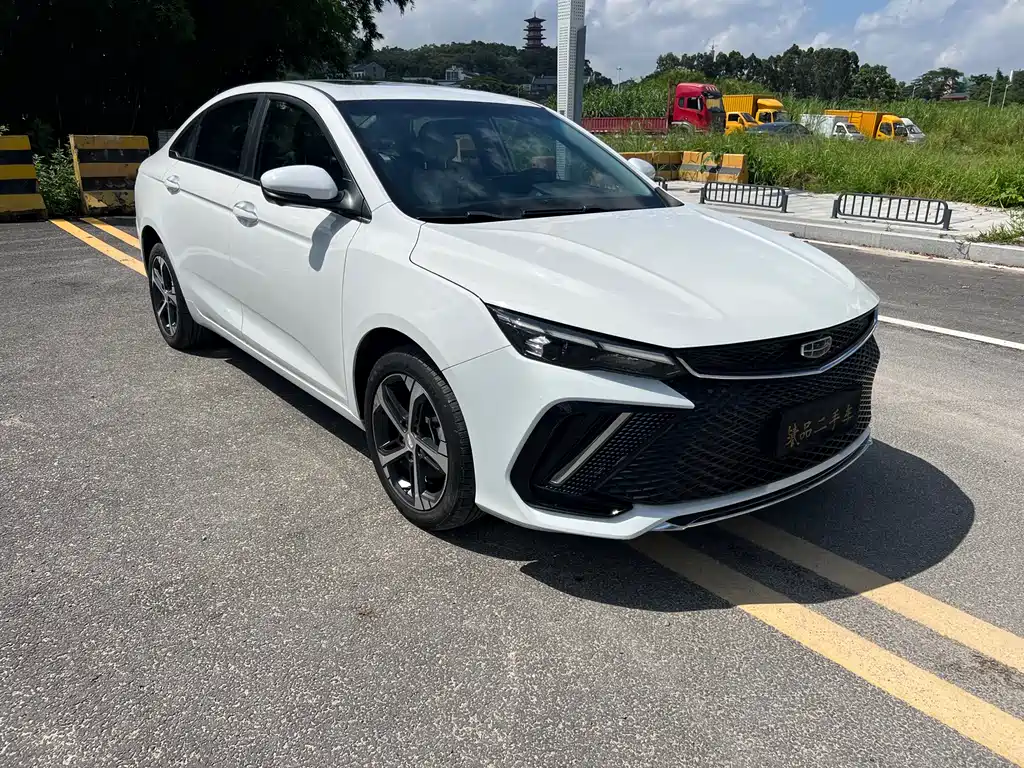 Geely Emgrand L 2022