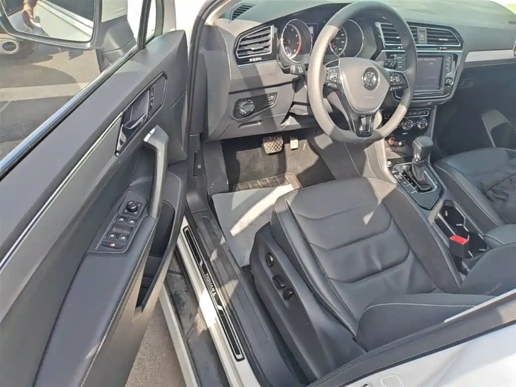 Volkswagen Tiguan L 2018 — фото 16