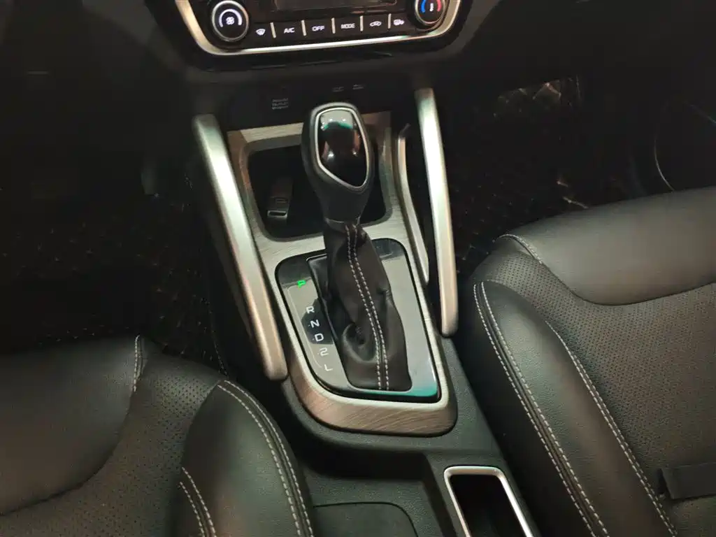 Geely Vision X3 2018 — фото 14