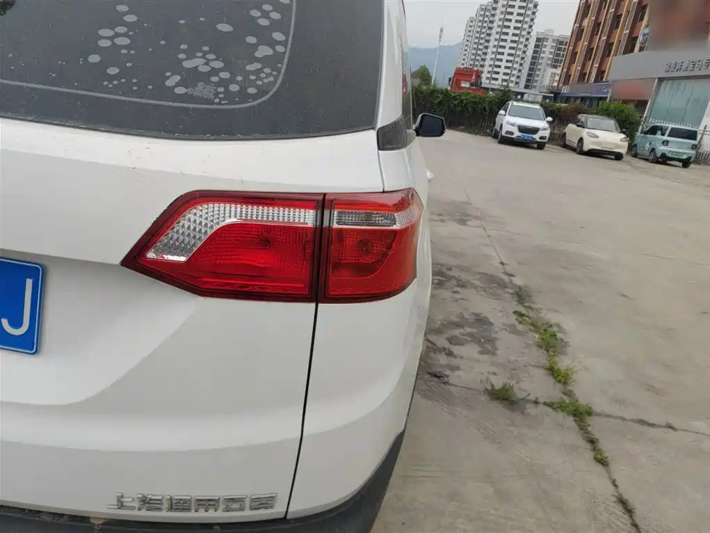 Wuling Hongguang S3 2019 — фото 8