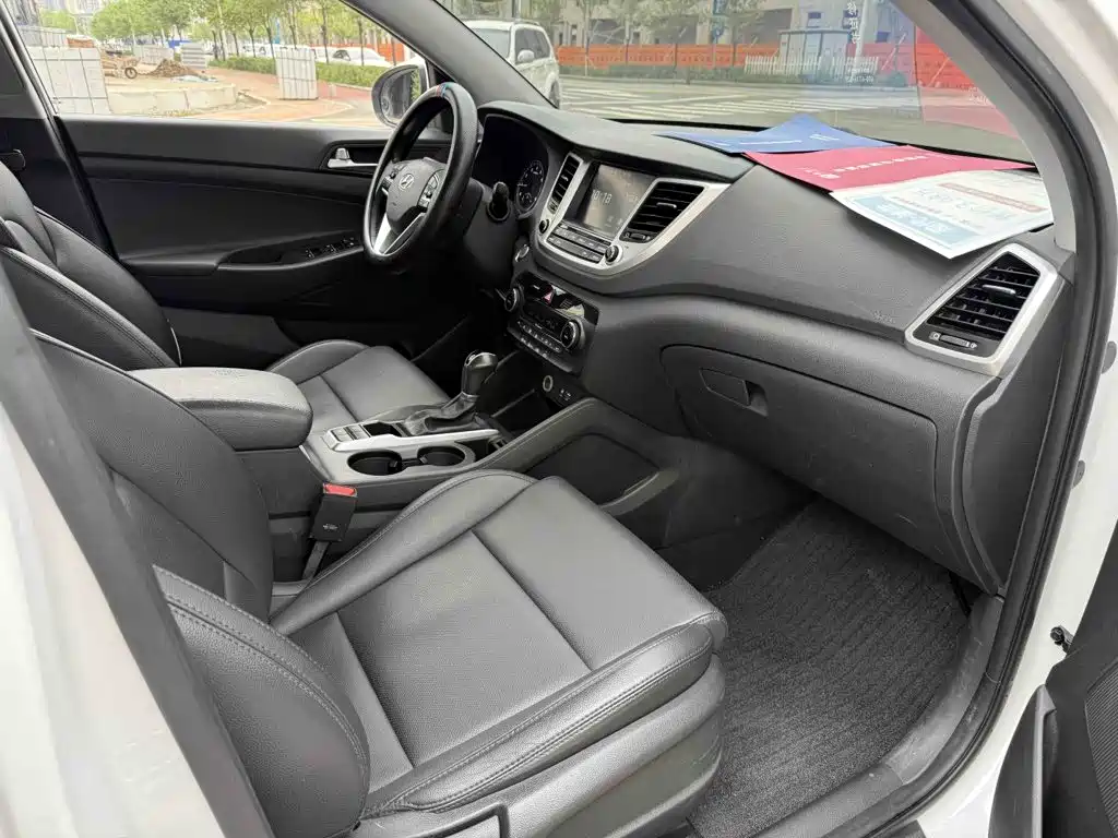 Hyundai Tucson 2017 — фото 13