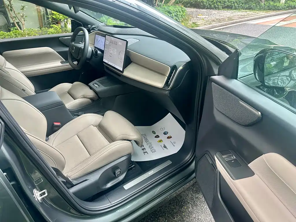 Volvo XC70 PHEV 2025 — фото 19