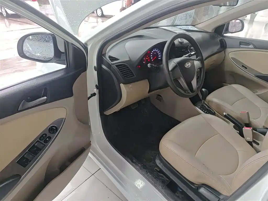 Hyundai Verna 2014 — фото 16