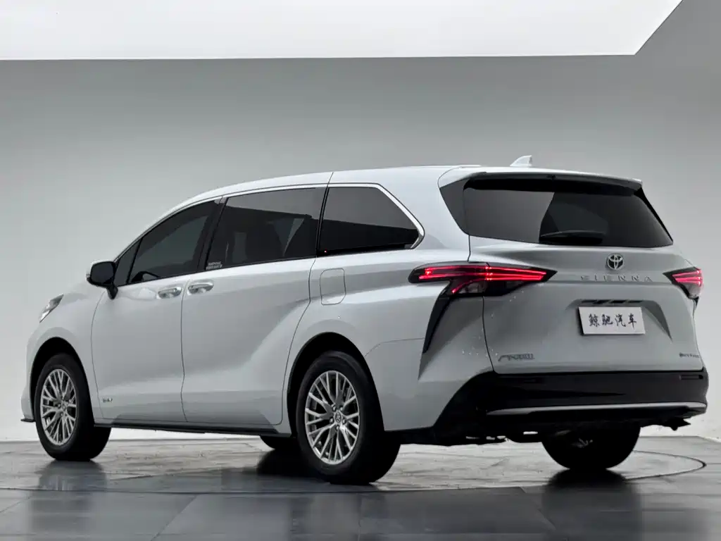 Toyota Sienna 2025 — фото 10