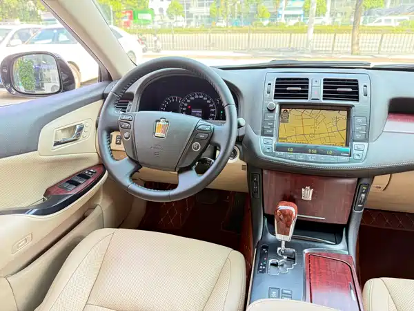 Toyota Crown 2010