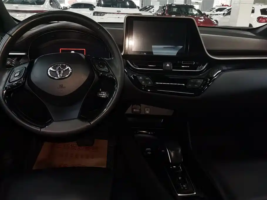 Toyota C-HR EV 2020 — фото 12