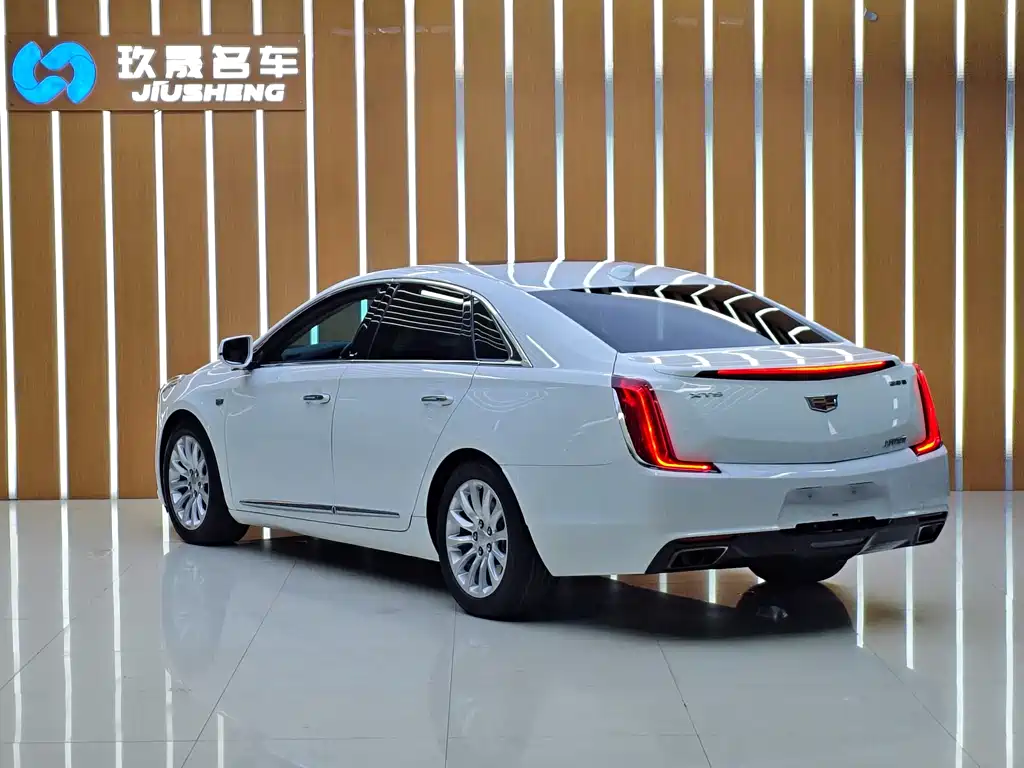 Cadillac XTS 2018 — фото 15