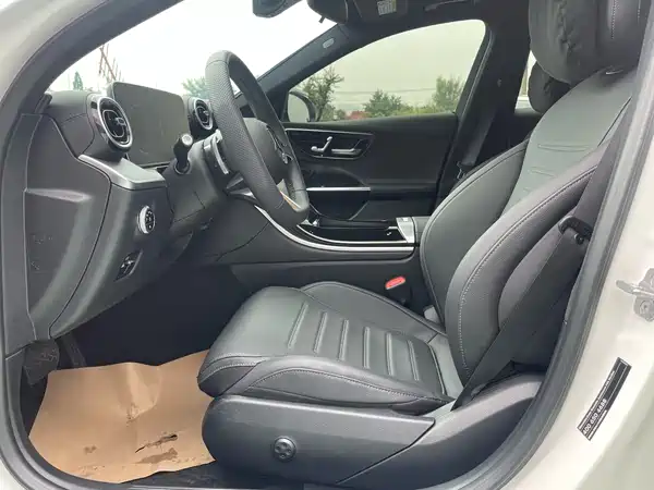 Mercedes-Benz C-Class 2024