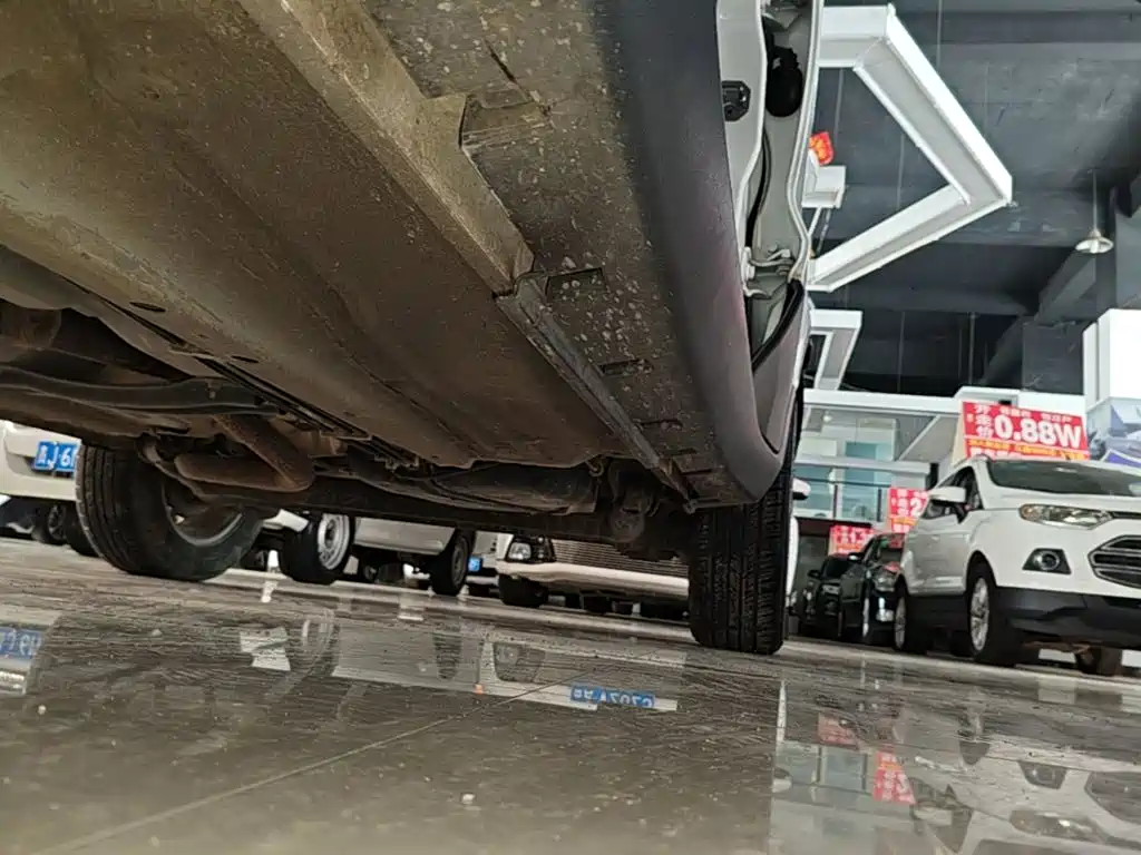 Ford EcoSport 2015 — фото 22