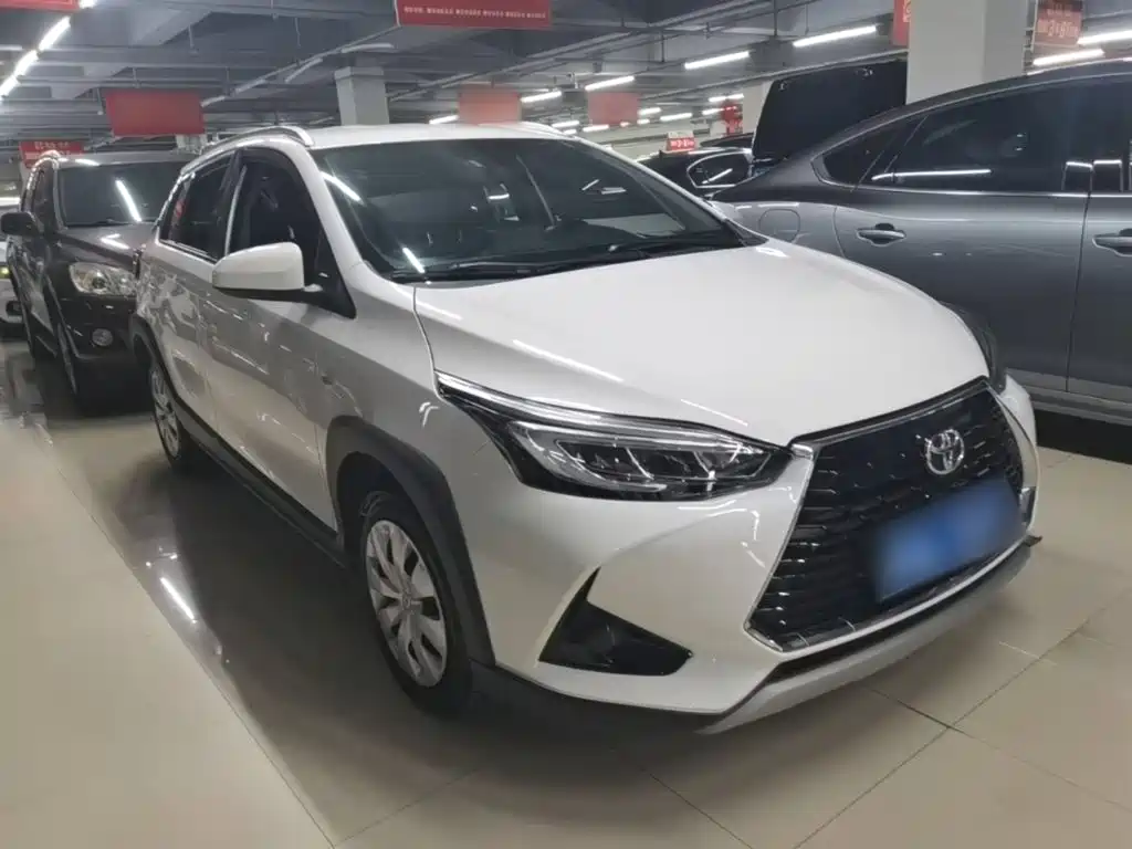 Toyota Yaris L 2023