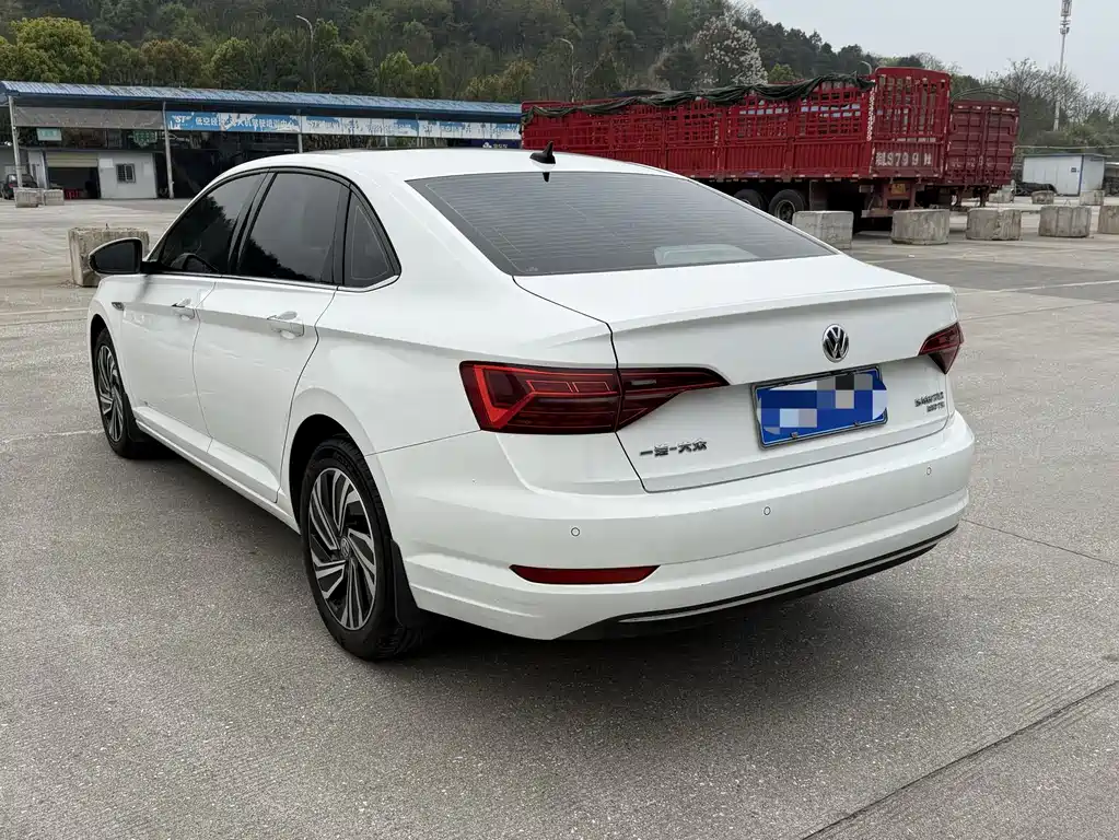 Volkswagen Sagitar 2022
