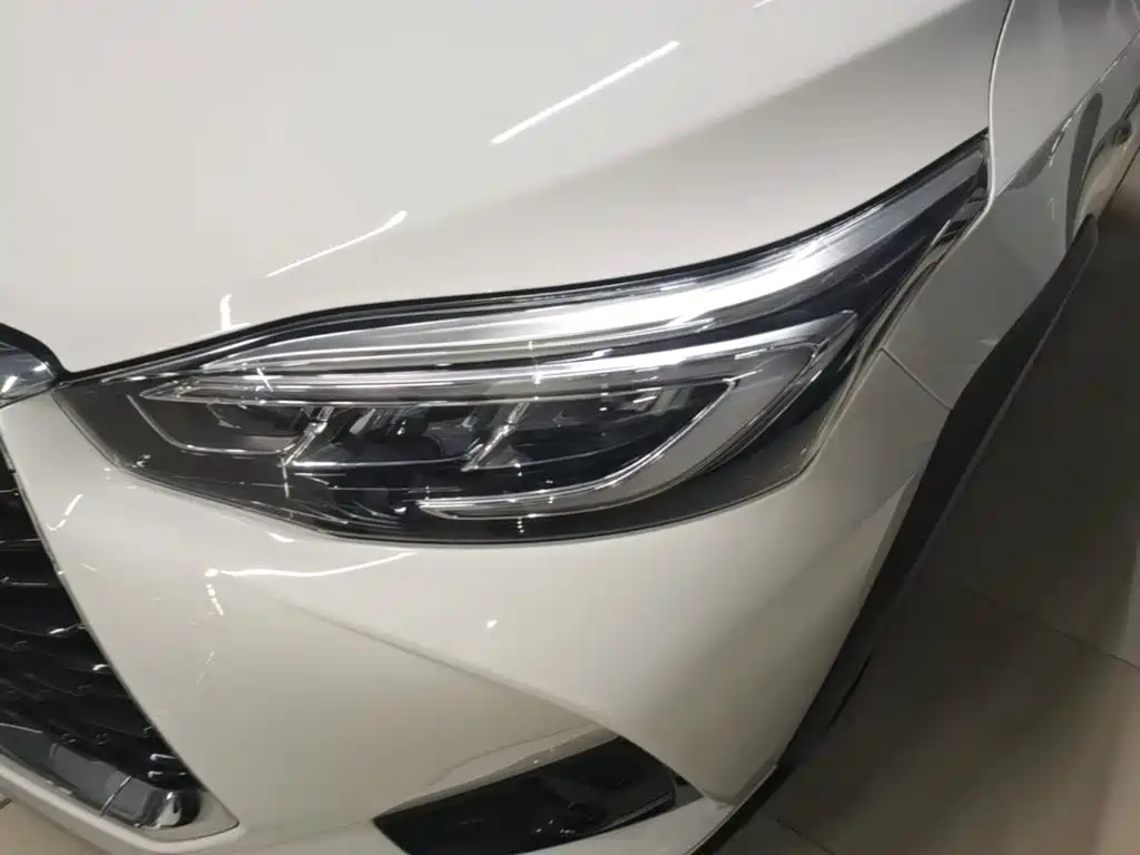 Toyota Yaris L 2023 — фото 24